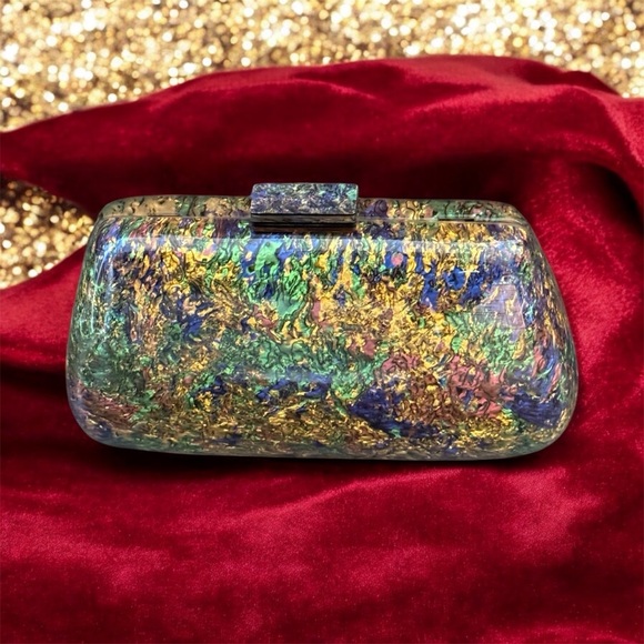 Circus by Sam Edelman Women’s Clutch with Gold Tone Chain Strap - Picture 6 of 13